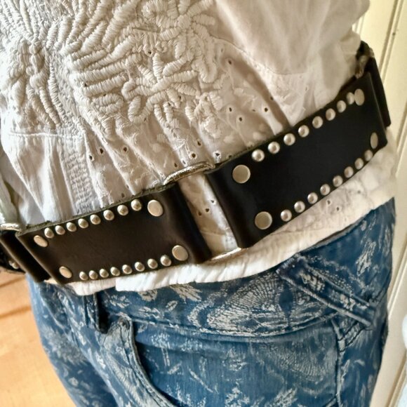 Very Worn Studded Black Leather Belt Leatherock - Picture 5 of 10